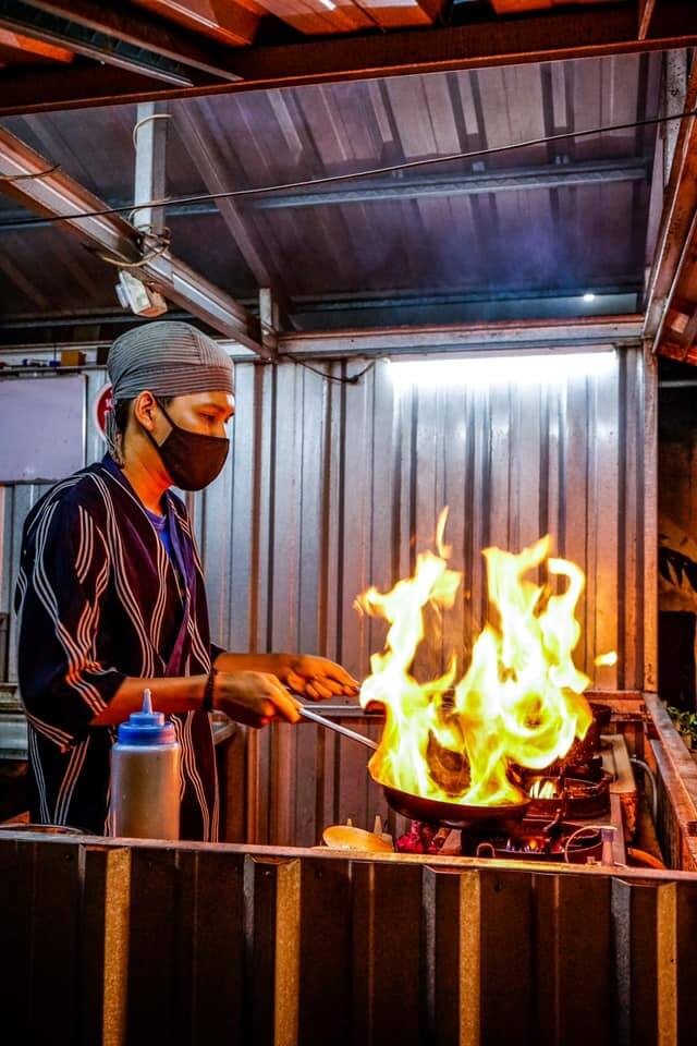 Hidden Gem Ini Hidangkan Makanan Gabungan Asia Dan Western, Jom Ke The Charague Di Petra Jaya