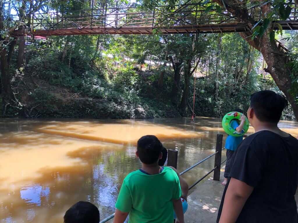 Yuran Masuk Hanya RM 3! Nikmati Suasana Tenang Di Libiki Bamboo Resort Bau Yang Dikelilingi Alam Semulajadi