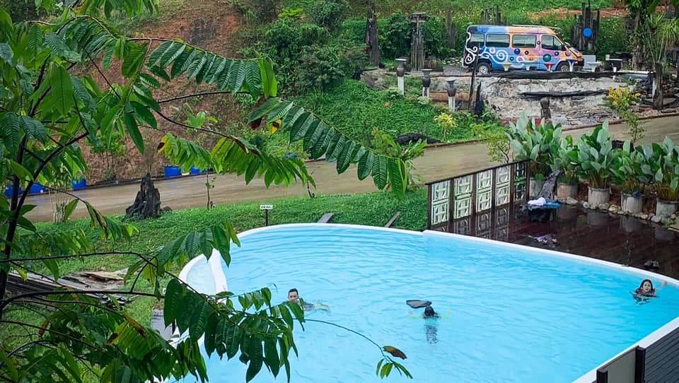 Bas Terpakai Ini Dihias Seperti Bilik Hotel, Jom Ke Borneo Keranji Farm Untuk Menikmati Percutian Yang Unik