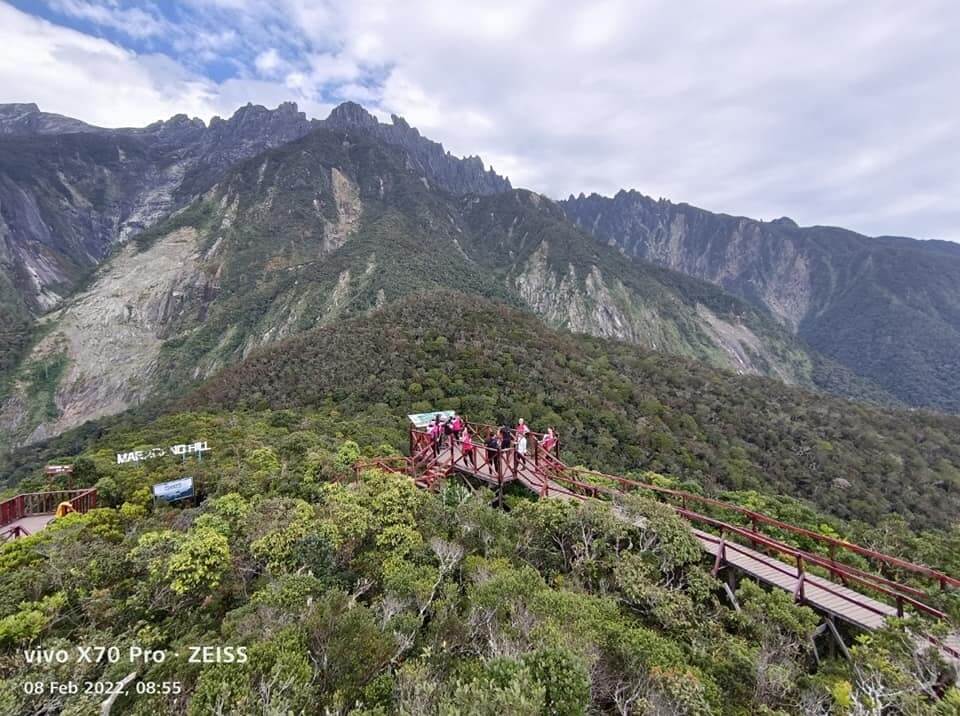 Nikmati Pemandangan Sunrise Di Maragang Hill Kundasang