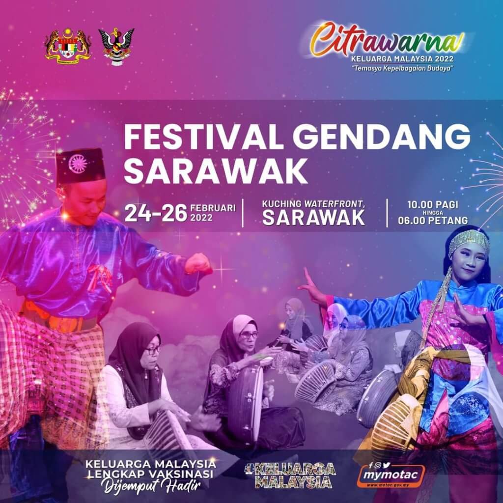 Buat Julung Kalinya, Meriahkan Citrawarna Keluarga Malaysia Di Waterfront Kuching Sambil Menonton Persembahan Di Pentas Terapung