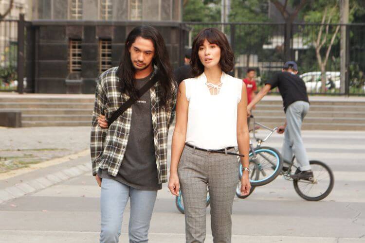 Sangat Berpuitis Dan Romantik, Ini Adalah Senarai Filem Indonesia Yang Mampu Buat Anda Tersentuh 15 Sangat Berpuitis Dan Romantik, Ini Adalah Senarai Filem Indonesia Yang Mampu Buat Anda Tersentuh
