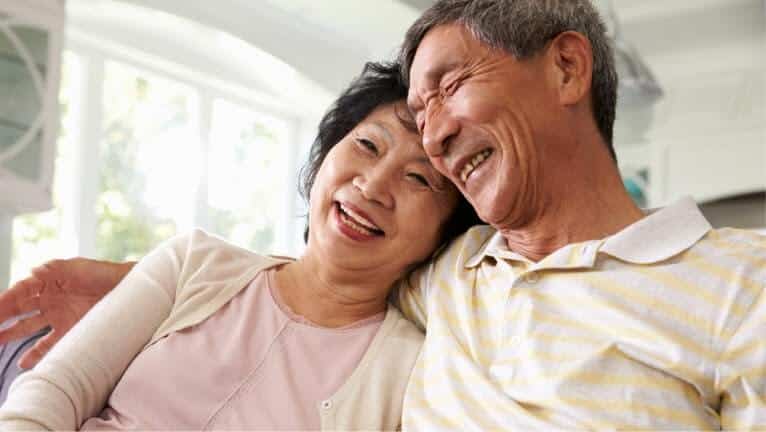 Lupa Tempah Dinner Date Untuk Valentine's Day? Ini 5 Aktiviti Anda Boleh Lakukan Bersama Pasangan Anda! 7 old couple smiling 766x432 1 Lupa Tempah Dinner Date Untuk Valentine's Day? Ini 5 Aktiviti Anda Boleh Lakukan Bersama Pasangan Anda!