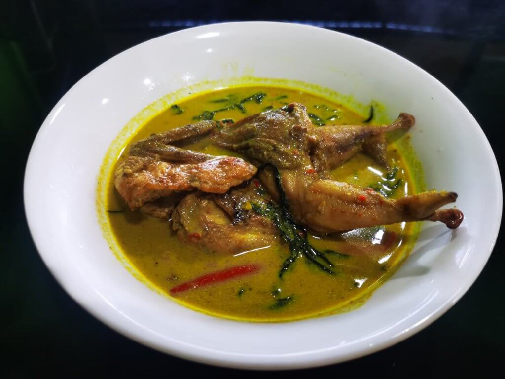 Lain Dari Yang Lain, Dapo Salai N9 Di Kuching Hidang Makanan Tradisi Negeri Sembilan