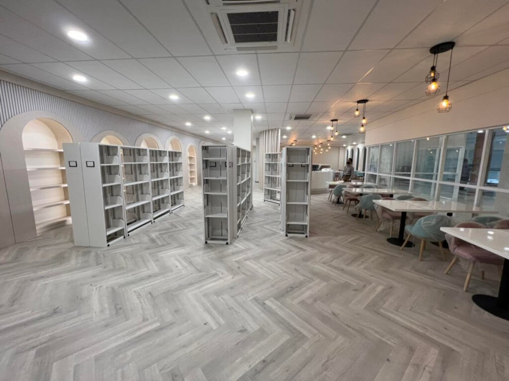 Ingatkan Kedai Boba, Inilah Wajah Baharu Perpustakaan Komuniti Lutong Yang 'Dreamy' Dan Mesti Dikunjungi! 12 Ingatkan Kedai Boba, Inilah Wajah Baharu Perpustakaan Komuniti Lutong Yang 'Dreamy' Dan Mesti Dikunjungi!