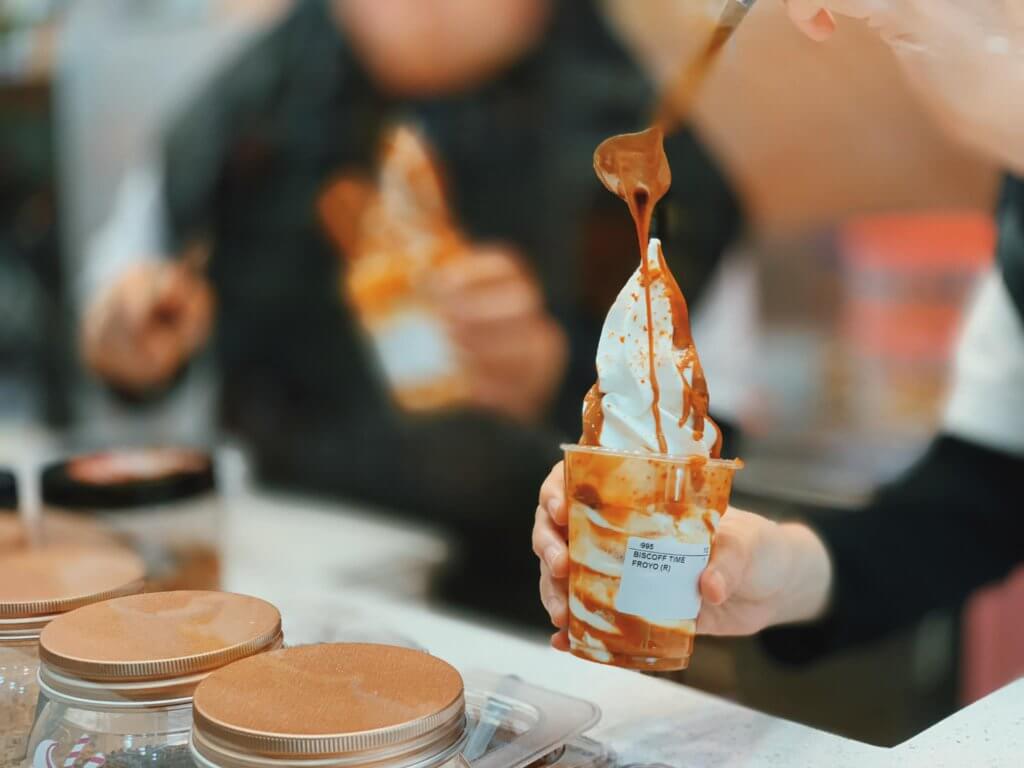 Peminat Frozen Yogurt! Kini Anda Boleh Menikmati Menu Lazat Ini Di Desserto Sweet Ice Cream Kuching