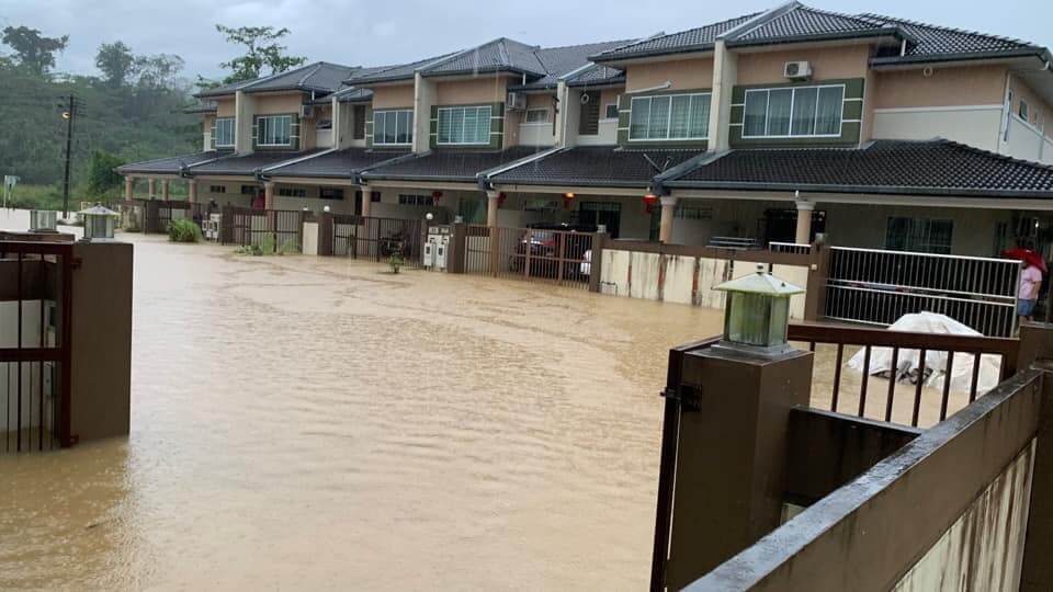 Beberapa Tempat Di Sarawak Hadapi Banjir, Orang Ramai Dinasihati Siap Siaga Hadapi Fasa Peralihan Monsun