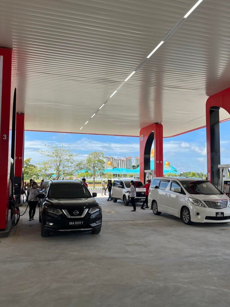 Stesen Minyak 3 Dalam 1, Petros Darul Hana Kini Sudah Dibuka Untuk Orang Ramai!