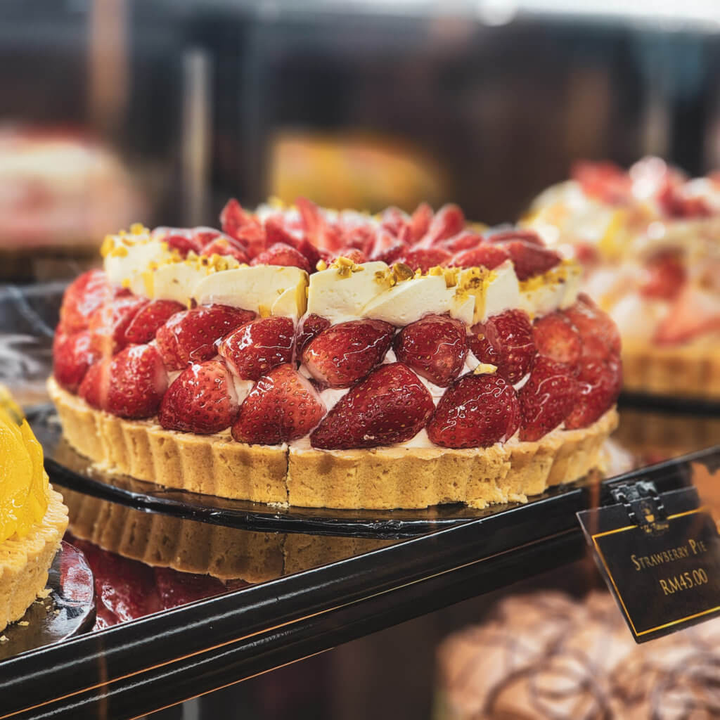 Kafe 3 Dalam 1! Lengkap Dengan Ruang Kerja, Taka Patisserie 3 Tingkat Ini Buka Di Saradise