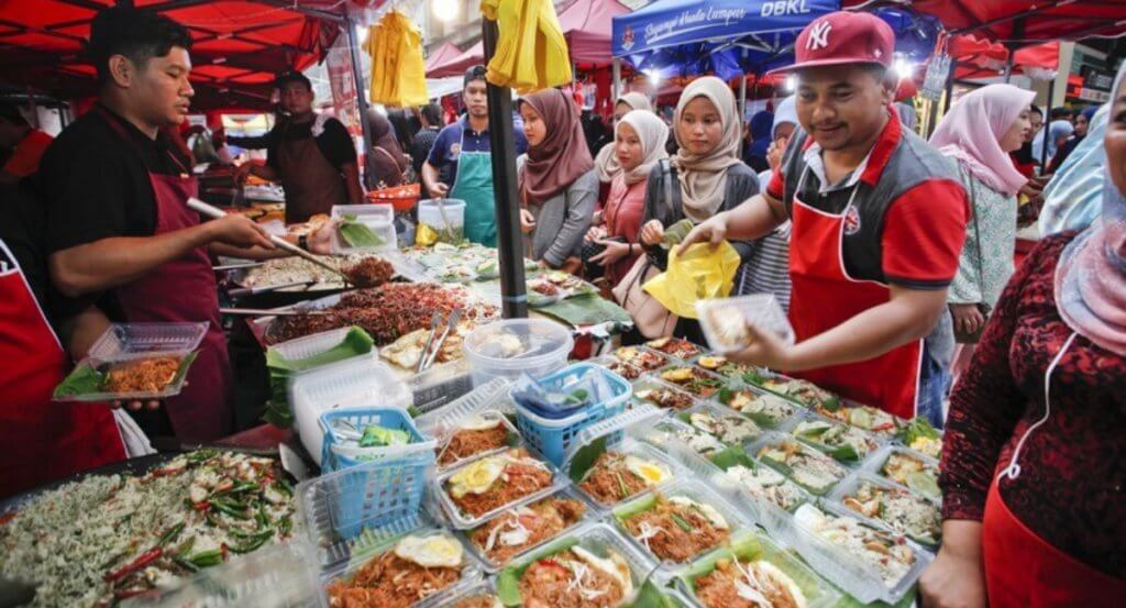 Elak Keracunan Dan Pembaziran, Ini 5 Teknik Membeli Juadah Berbuka di Bazaar Ramadan