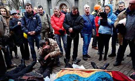 Activists pay respects to 009 Pertempuran Semakin Sengit, Ketahui Mengapa Rusia Menyerang Negara Ukraine