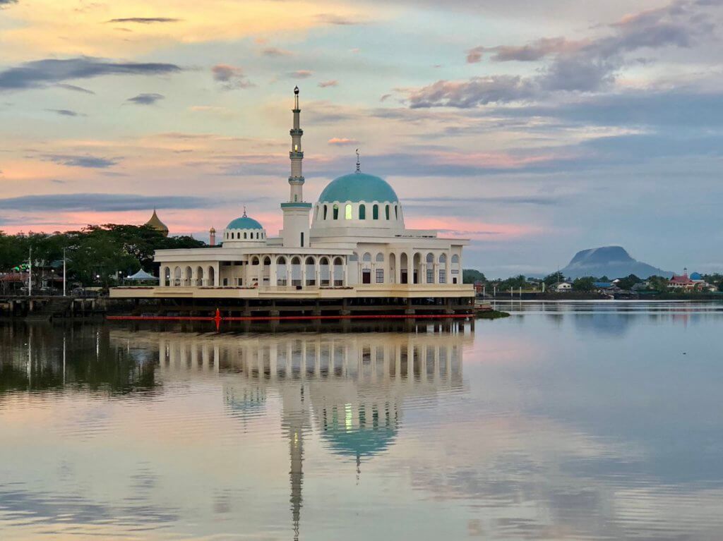Kecuali Petugas Masjid Dan Surau, MIS Umum Wajib Memakai Pelitup Muka Ketika Solat Berjemaah