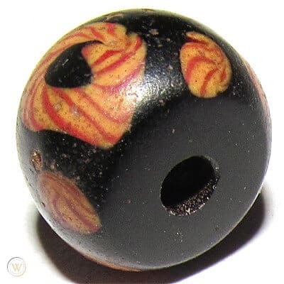 Perhiasan Yang Ternilai, Ketahui Bagaimana Pelbagai Kaum Di Sarawak Mula Memiliki Manik 11 antique lukut sekala heirloom bead 1 133e9f460fbbc5b7b3b9c86a952b7a59 Perhiasan Yang Ternilai, Ketahui Bagaimana Pelbagai Kaum Di Sarawak Mula Memiliki Manik