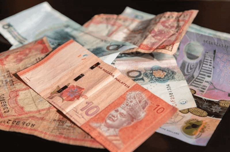 Jangan Buang Wang Kertas Rosak Anda! Rupanya Boleh Tukar Di Mana-Mana Cawangan Bank Di Malaysia