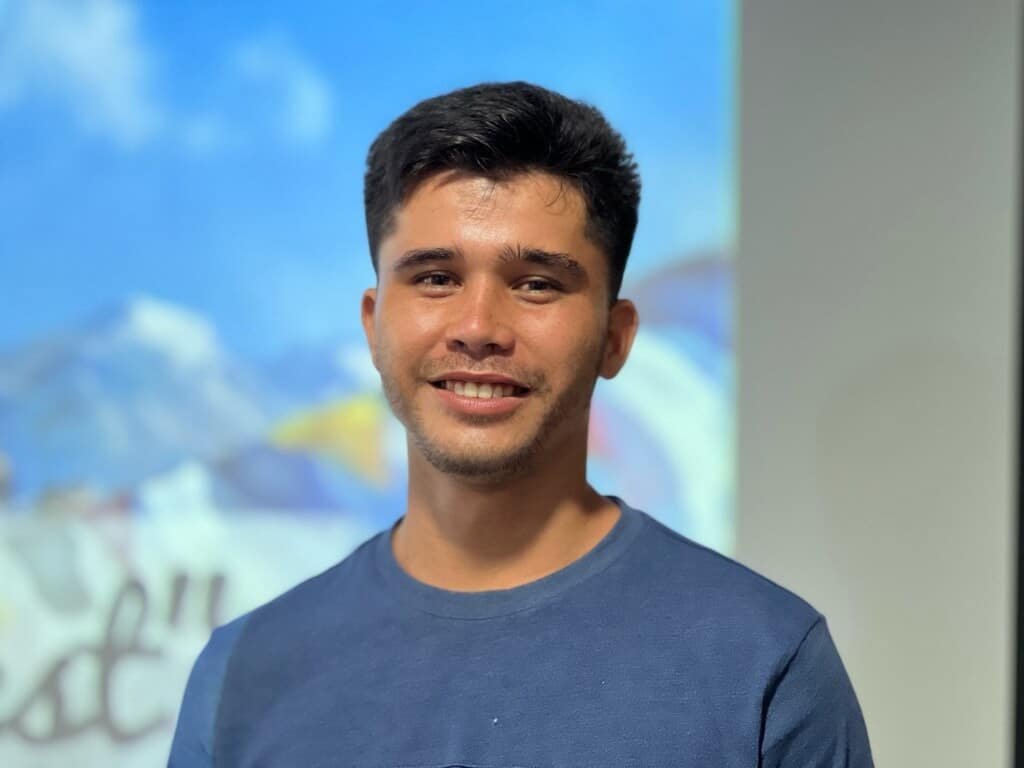 Anak Kaum Minoriti Berawan Ini Yakin Mampu Jadi Rakyat Sarawak Pertama Tawan Gunung Everest 7 Anak Kaum Minoriti Berawan Ini Yakin Mampu Jadi Rakyat Sarawak Pertama Tawan Gunung Everest