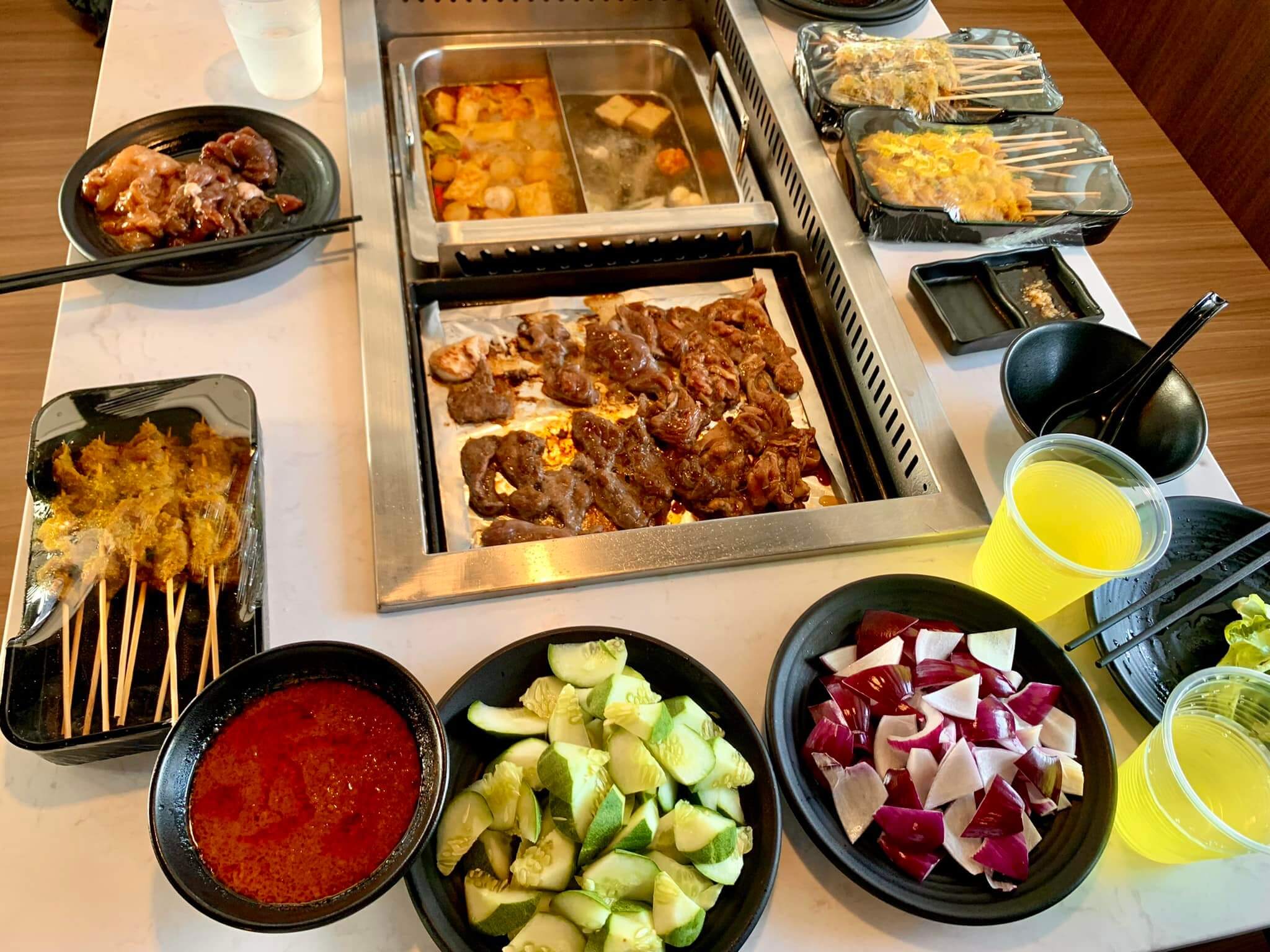 Steamboat Yang Menarik Di Kuching, Jom Cuba Di Makan Makan Hotpot