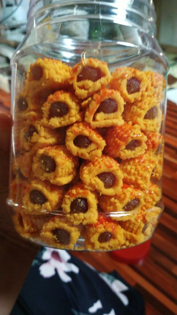 Cantik Kejadiannya! Kuali Pun Boleh Buat Bakar Biskut Macam Akak Dari Debak Ini Buat
