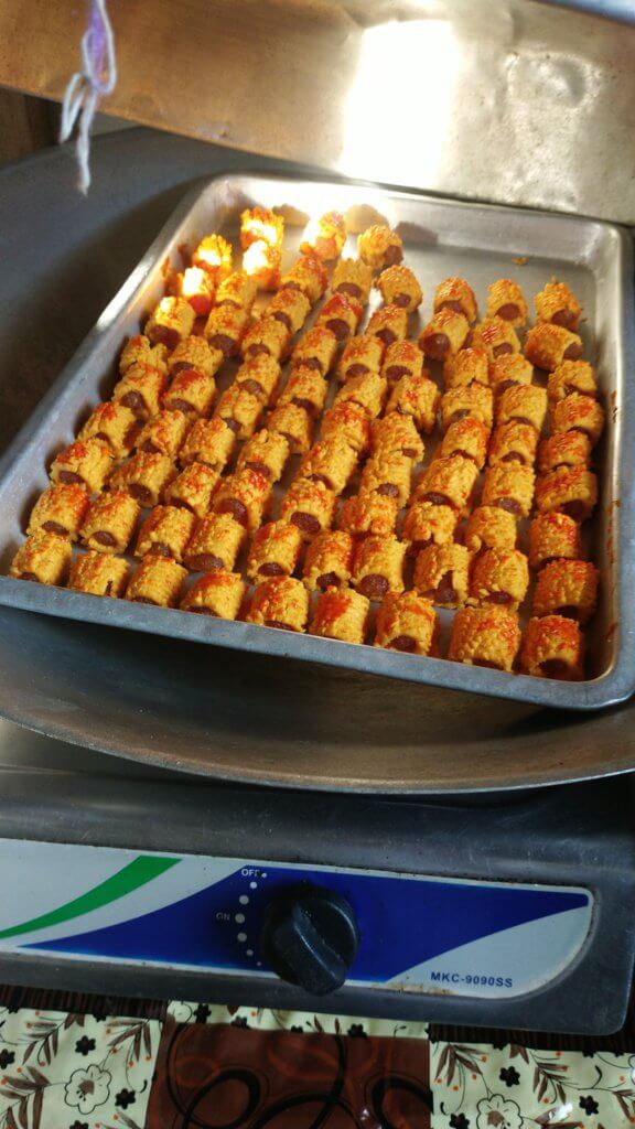 Cantik Kejadiannya! Kuali Pun Boleh Buat Bakar Biskut Macam Akak Dari Debak Ini Buat
