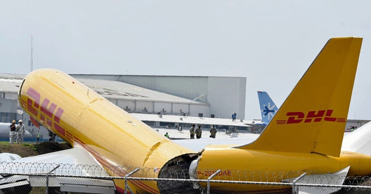 BeFunky collage 55 Pesawat Kargo DHL Terbelah Dua Semasa Pendaratan Cemas di Lapangan Terbang Costa Rica