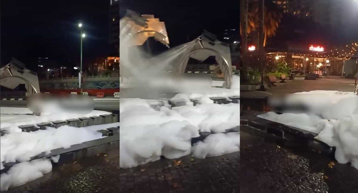Serbuk Pencuci Dituang Dalam Air, Netizen Berang Pancuran Air Waterfront Kuching Dicemari Vandalisme
