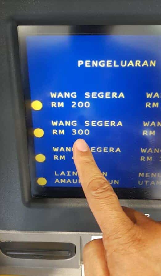 Ini Cara Mudah Tukar Duit Raya Kat ATM Tanpa Perlu Bersesak Di Kaunter Bank