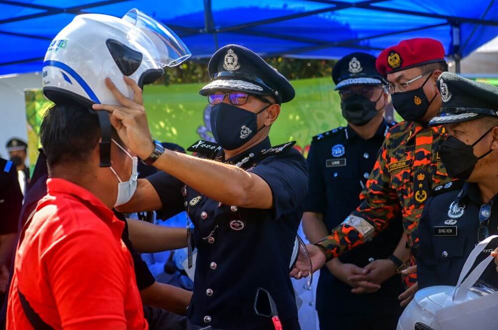 OP Selamat: Cegah Jenayah Semasa Perayaan, Polis Buat Rondaan Di 56 Kawasan Di Seluruh Sarawak