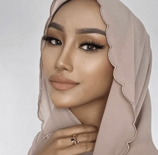 Cantiknya! Ini 5 Stail Tudung Trending Tahun Ini Untuk Melengkapkan Gaya Raya Anda