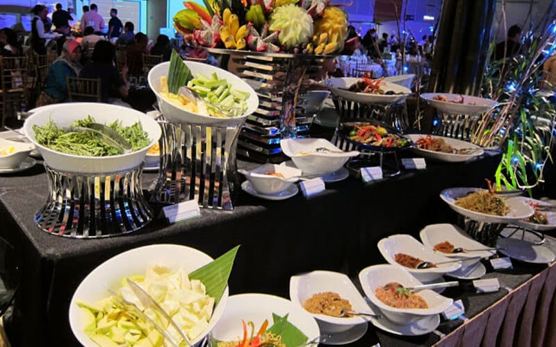 Hanya Dengan Budget Bawah RM50, Ini Adalah Senarai Tempat Berbuka Yang Murah Di Kuching