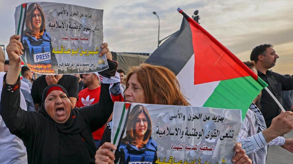 Wartawan Terkemuka Arab Ditembak 'Headshot' Oleh Tentera Israel Ketika Buat Liputan Berita