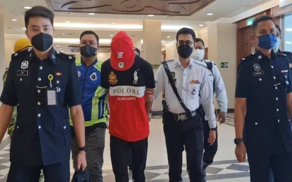 Lelaki Halang Tugas Polis Iring TYT Sarawak Di KL Di Jel 12 Hari