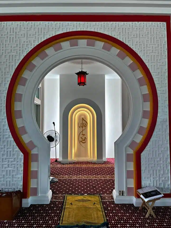 Tarikan Surau Al Hidayah Tab Cinaq, Surau Unik Dengan Seni Bina Cina Di Pujut Miri