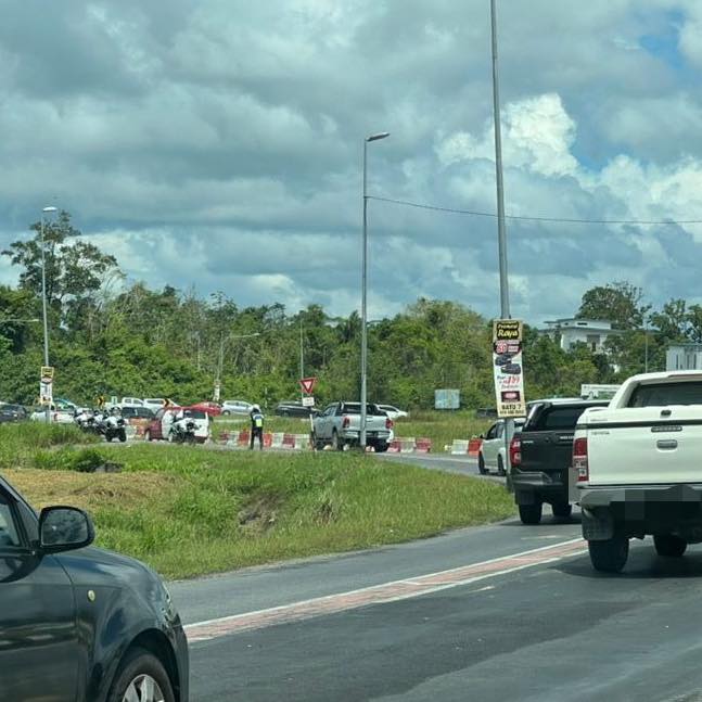 Netizen Puji JPJ Sarawak Tahan Pemandu Guna Laluan Motosikal Di Samarahan 7 280631893 5693906487305557 3981803856828792408 n Netizen Puji JPJ Sarawak Tahan Pemandu Guna Laluan Motosikal Di Samarahan