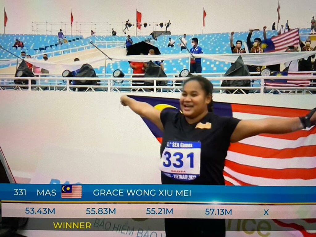 SEA Games 2022: Lontaran Ratu Besi Sarawak Pastikan Malaysia Raih Emas Ke-12