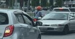 Memandu Lawan Arus Kerana Risau Pusat Kitar Semula Tutup, Seorang Warga Emas Ditahan Polis