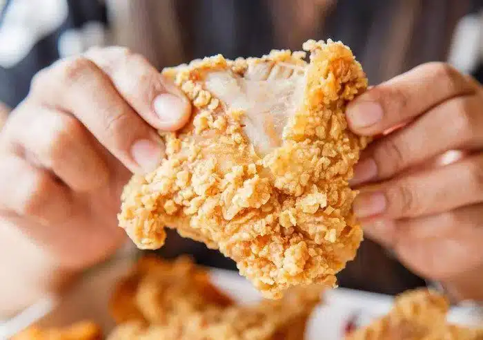 Wajib Tahu! Ini Cara Untuk Anda Ganti Ayam Baru Di Kaunter KFC Kalau Tak Sedap