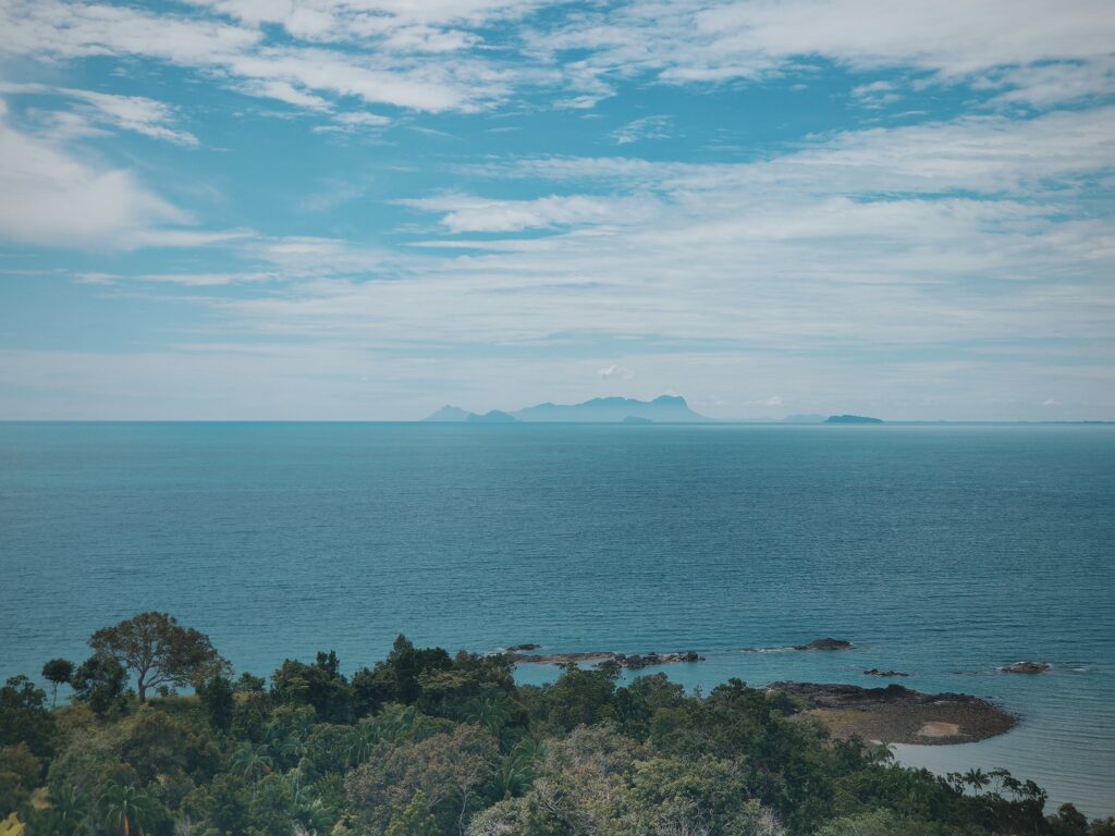 Panduan Ke Bukit Gondol, Port Terbaik Pemandangan Laut 360 Darjah Di Lundu