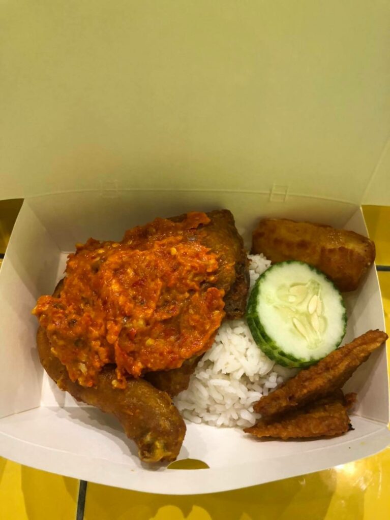 Part 1: Syurga Buat Pencinta Makanan, Ini 10 Port Makan Paling Best Di Metrocity Kuching