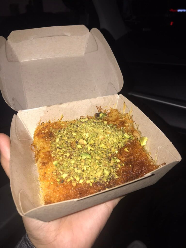 Nak Rasa Kunafa Sedap Di Kuching? Jom Ke Mawlana Nasi Arab Di Pasar Malam Metrocity