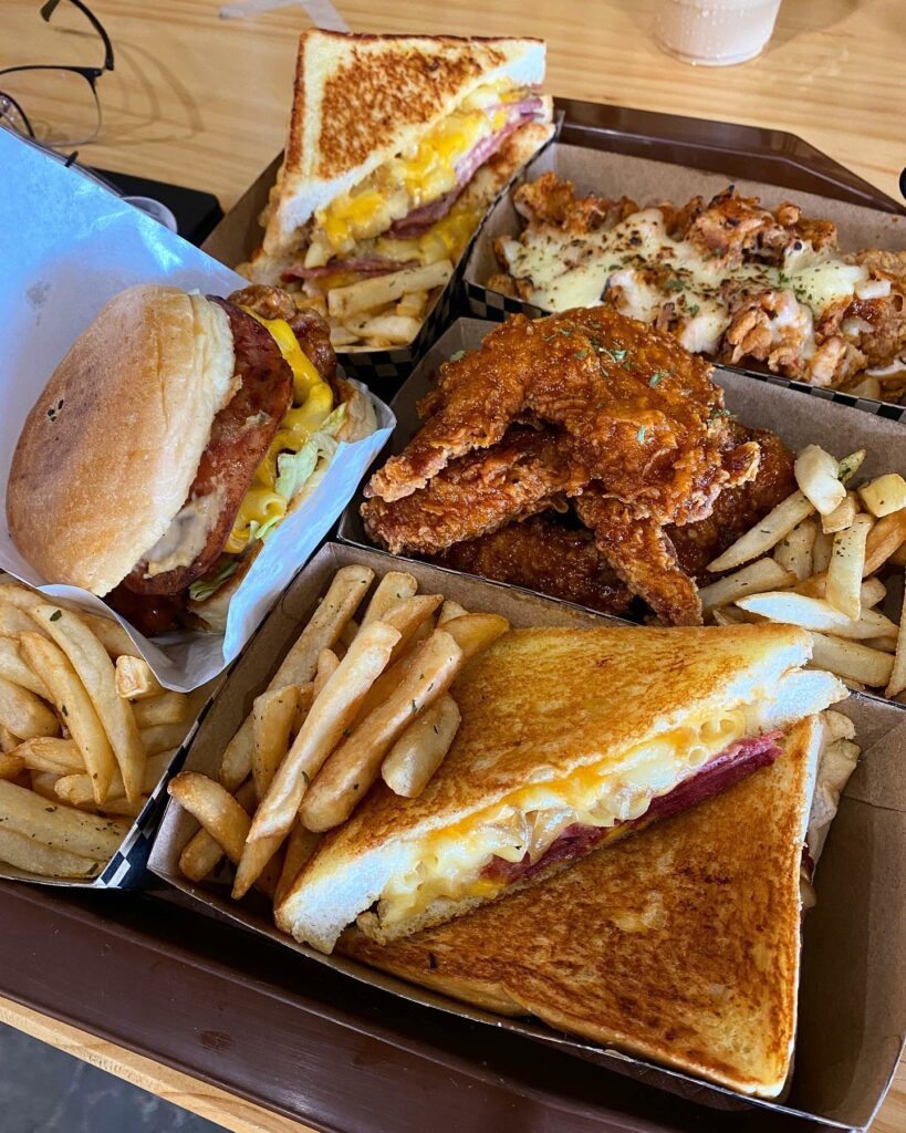 Part 1: Syurga Buat Pencinta Makanan, Ini 10 Port Makan Paling Best Di Metrocity Kuching