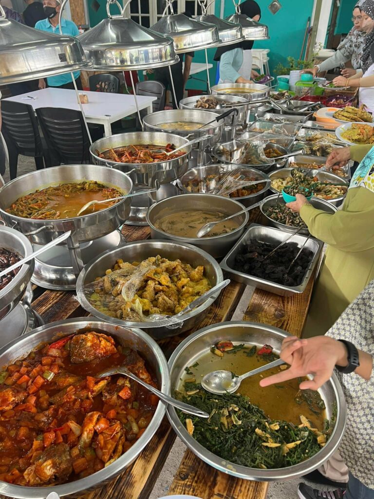 [PART 1] Syurga Makanan Laut Yang Murah, Ini Adalah 5 Senarai Kedai Makan Seafood Di Telaga Air