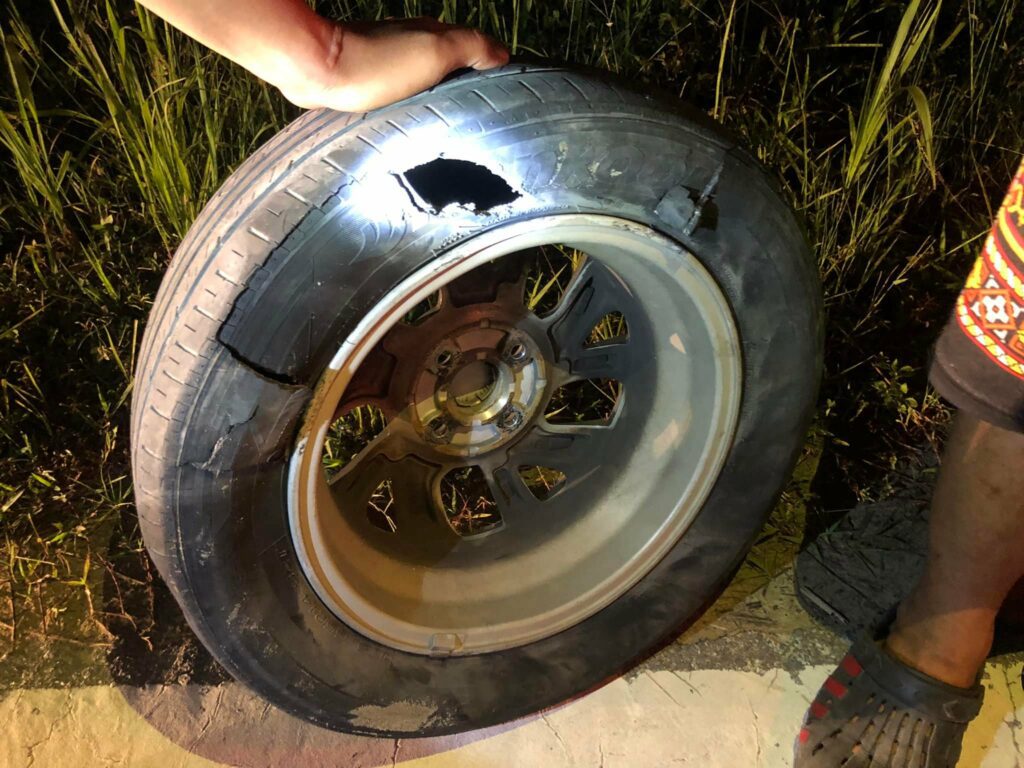 'Bayar Cukai Tapi Ini Saya Dapat' - Tayar Netizen Pecah Akibat Jalan Buruk Miri-Marudi