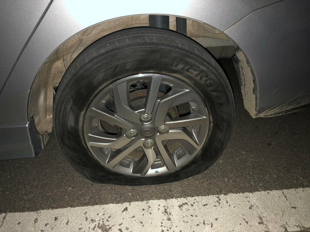 'Bayar Cukai Tapi Ini Saya Dapat' - Tayar Netizen Pecah Akibat Jalan Buruk Miri-Marudi