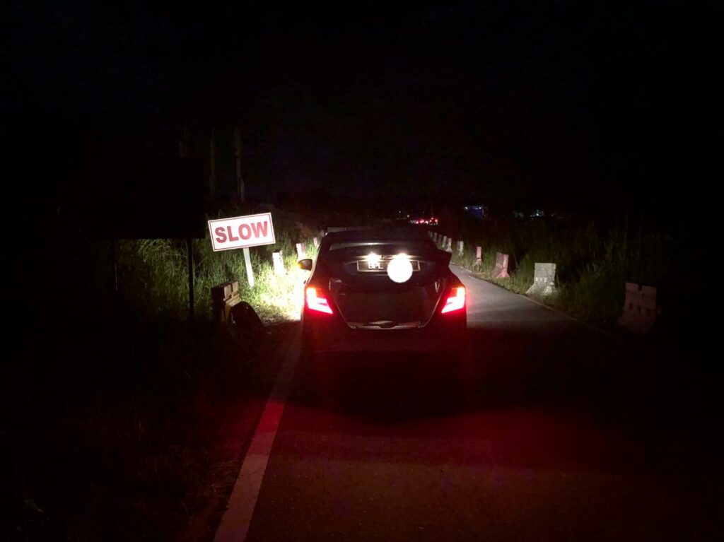 'Bayar Cukai Tapi Ini Saya Dapat' - Tayar Netizen Pecah Akibat Jalan Buruk Miri-Marudi