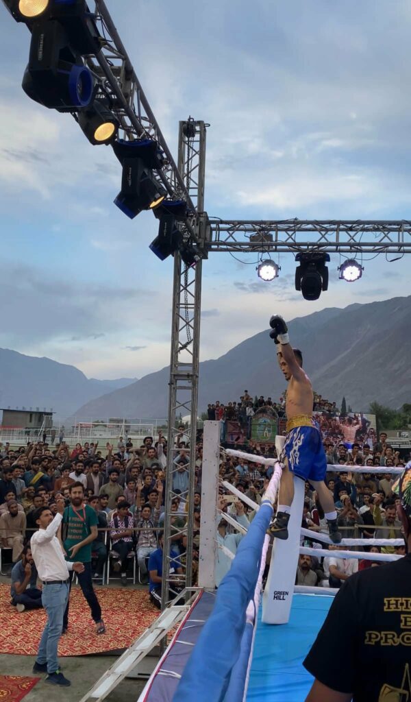 Berjaya Tempa Nama Dalam Kejohanan Tinju Profesional, Peninju Sri Aman 'Kilat Boy' Raih Juara Di Pakistan