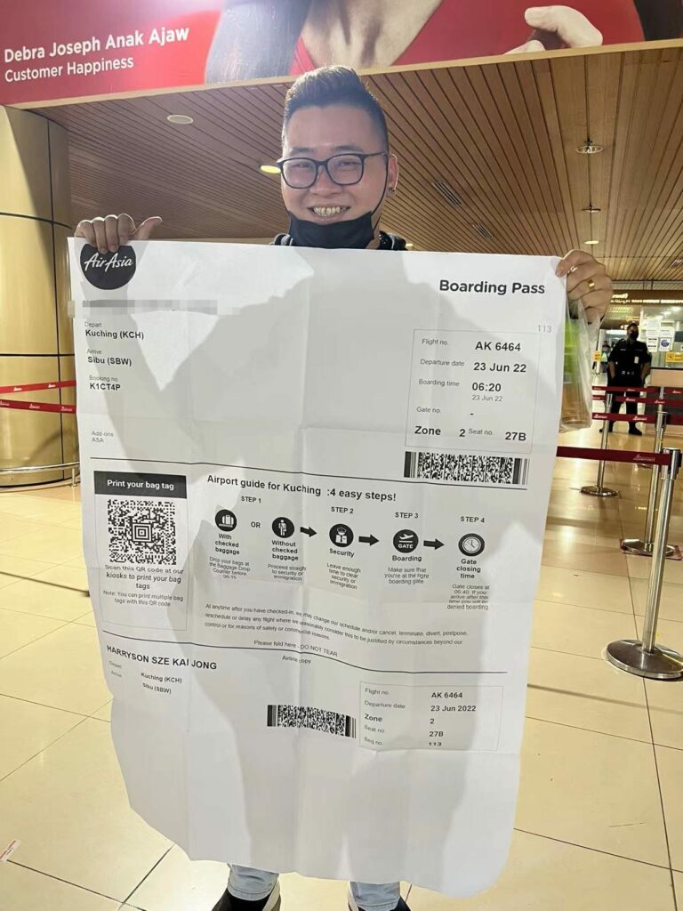Sebesar Kertas Mahjung, Boarding Pass Lelaki Ini Curi Tumpuan Netizen