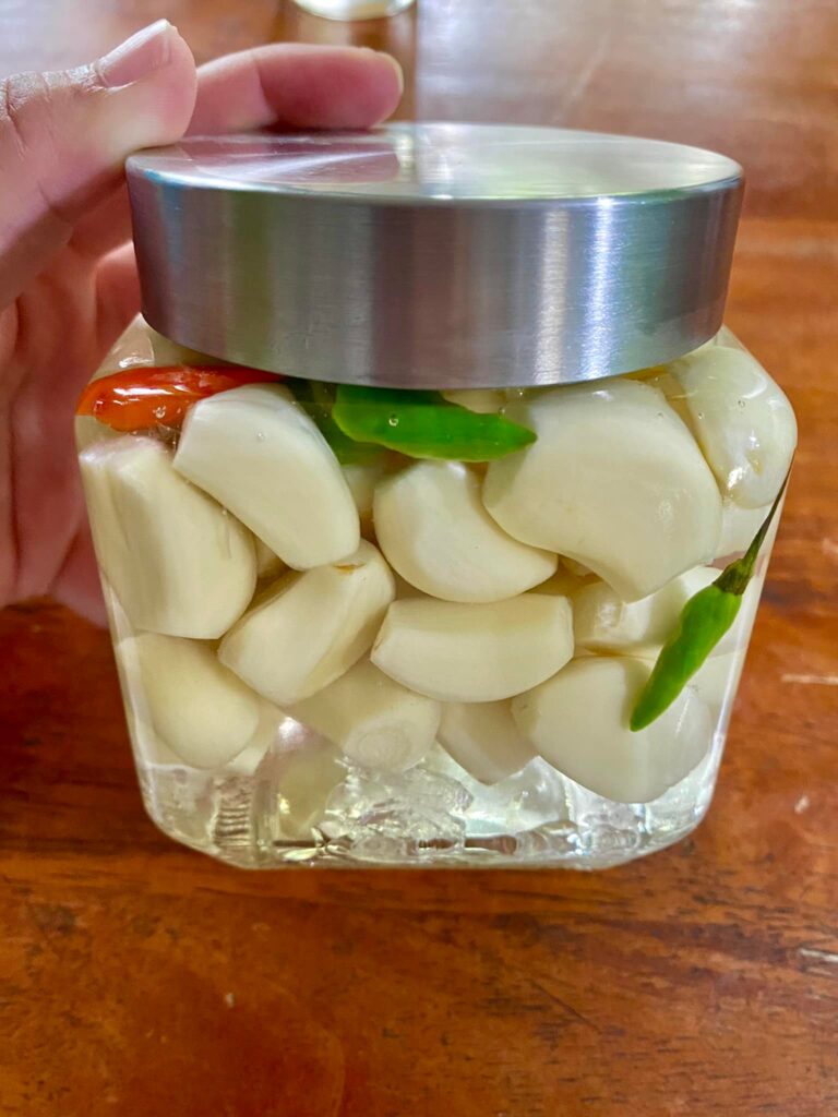 Jum Cuba Resepi Viral 'Laba Garlic', Jeruk Bawang Bertukar Hijau Emerald Lepas Diperam