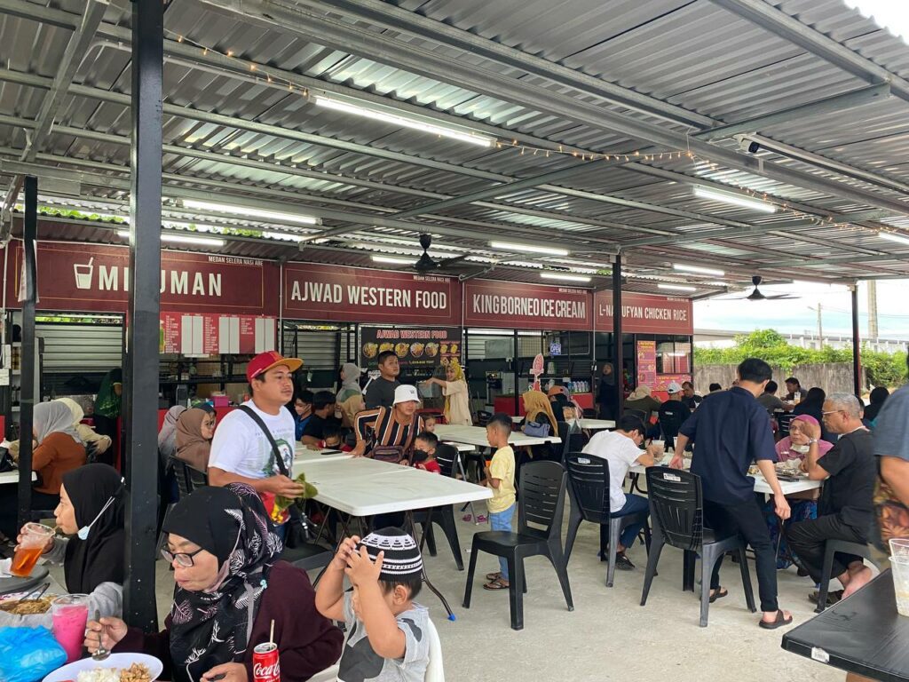 Macam-Macam Ada! Jom Singgah Medan Selera Nasi Abe Di Samarahan