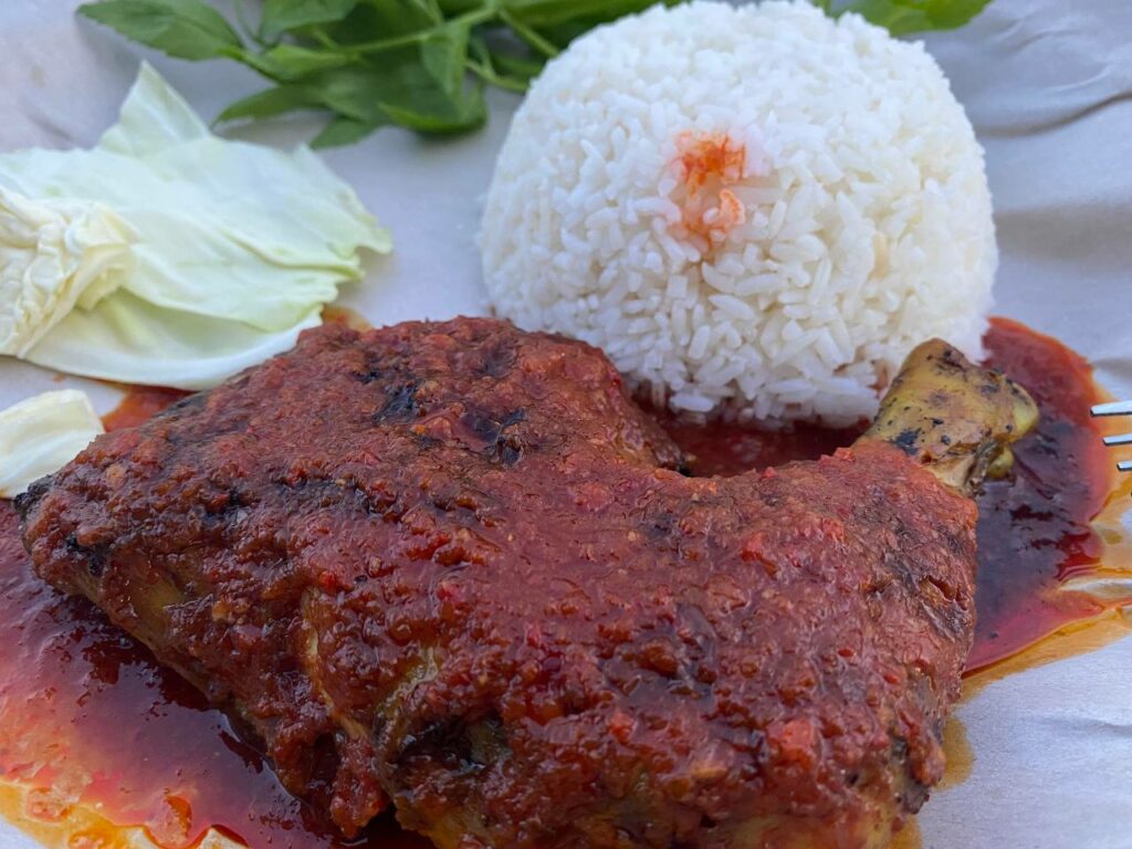Macam-Macam Ada! Jom Singgah Medan Selera Nasi Abe Di Samarahan