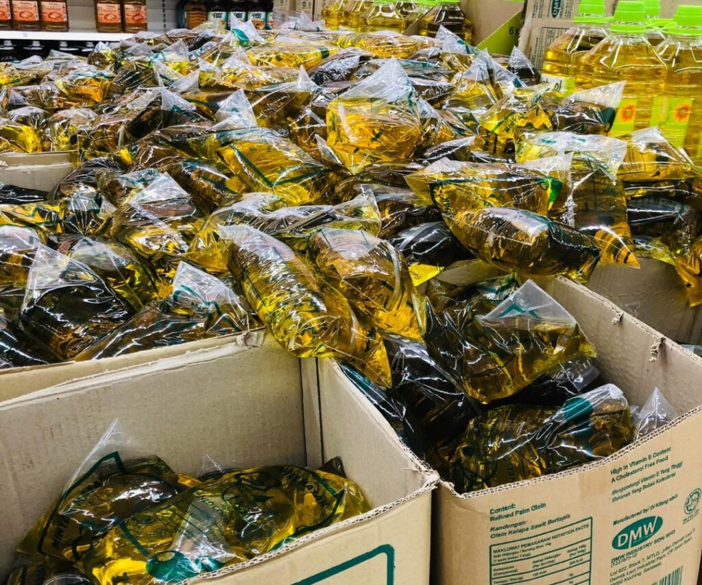 Papan Harga Mengelirukan, Wanita Di Bintulu Ini Terpaksa Tahan Malu Ditegah Beli Minyak Masak Paket