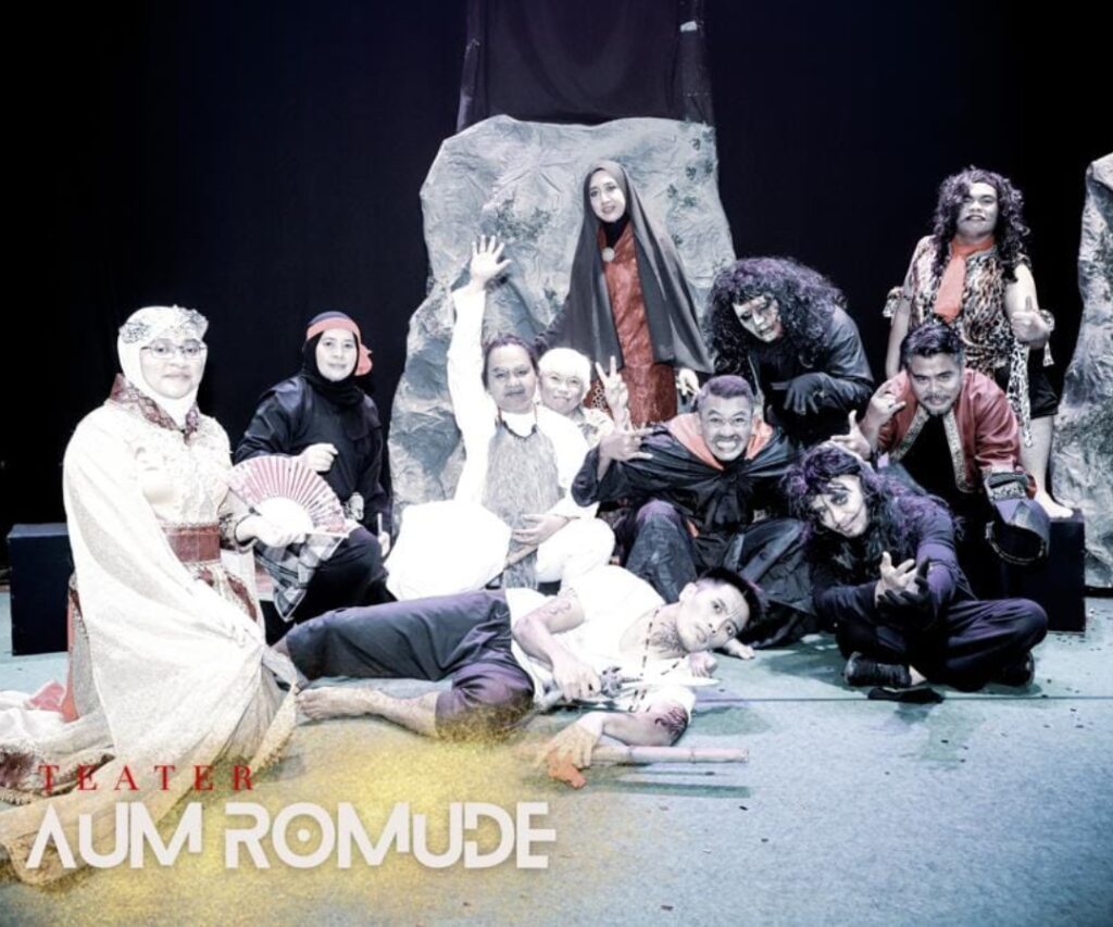 Saksikan Pementasan Teater 'Aum Romude' Di Balai Budaya DBP Kuching